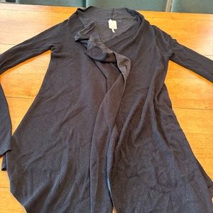 Great condition Lululemon sweater wrap, reversible, black, and gray size 8